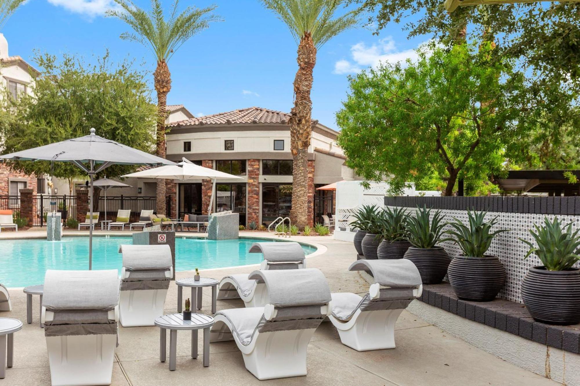 Cozysuites Glendale By The Stadium W Pool! 11 Bagian luar foto